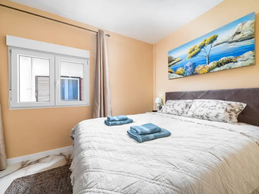 Dormitori de Apartament en venda en Torrevieja amb Aire condicionat i Piscina