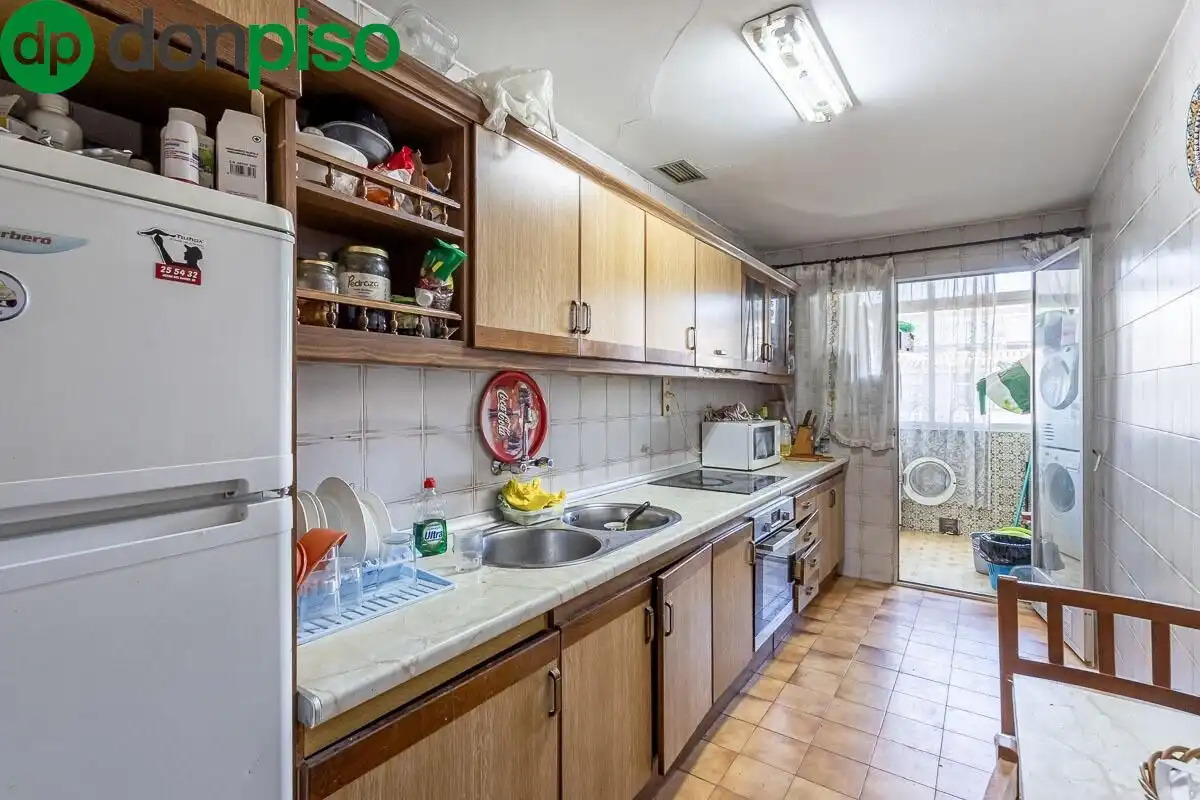 Kitchen of Flat for sale in Granada  with Heating and Balcony
