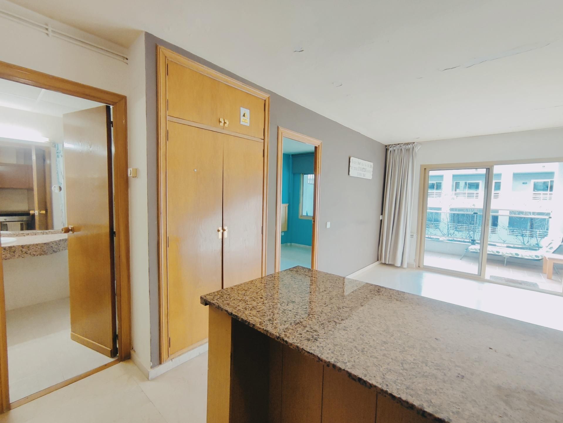 Cuina de Apartament en venda en Salou amb Aire condicionat, Calefacció i Jardí privat