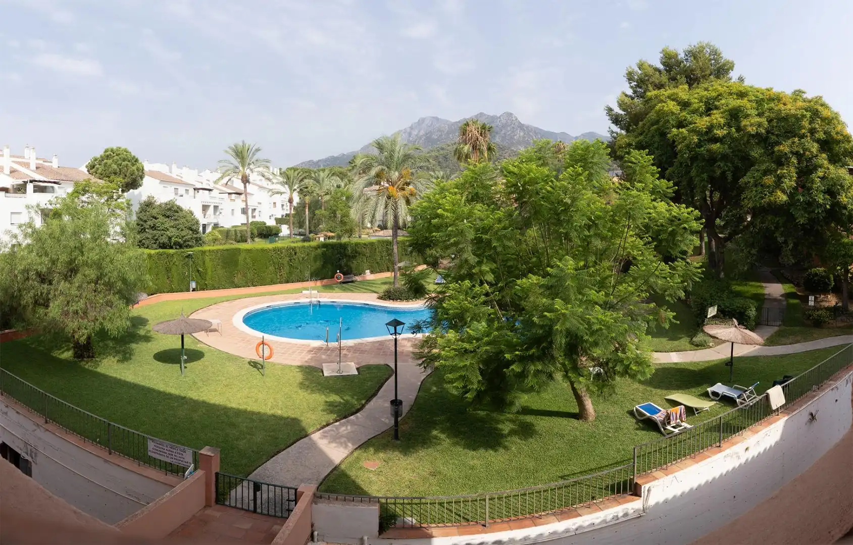 Jardí de Casa adosada en venda en Marbella amb Aire condicionat, Terrassa i Moblat