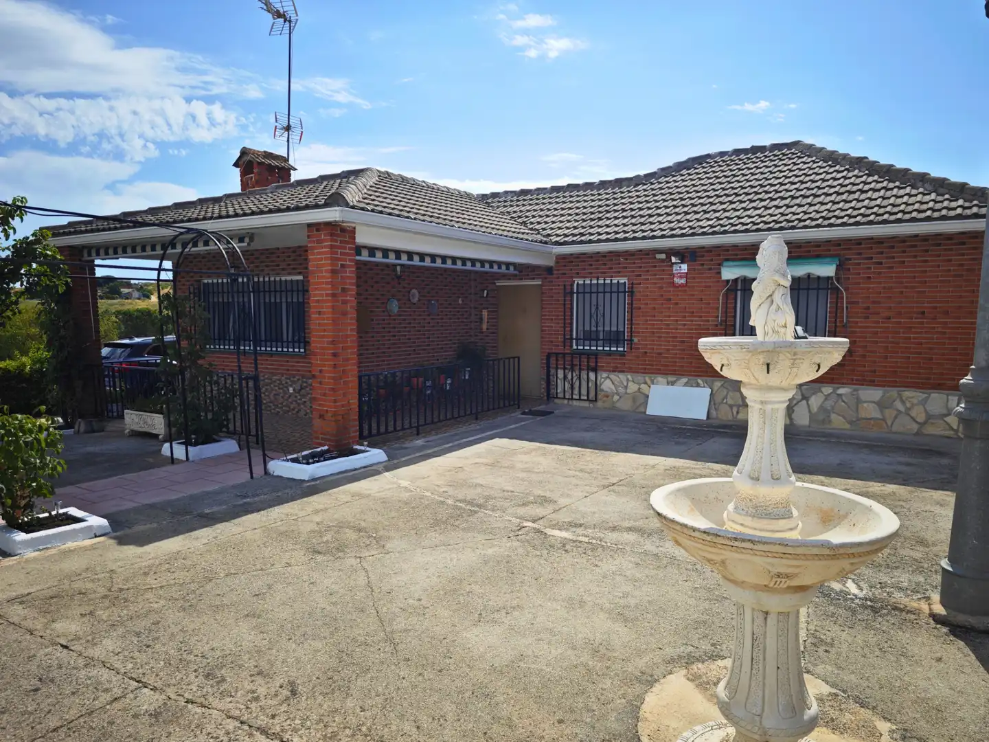 Casa amb piscina en venda a El Viso de San Juan, imagen 5