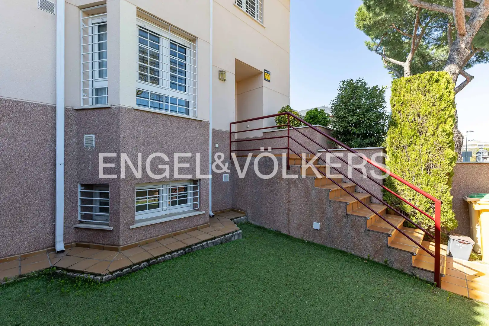 Vista exterior de Casa o chalet en venta en Pozuelo de Alarcón con Calefacción, Terraza y Trastero