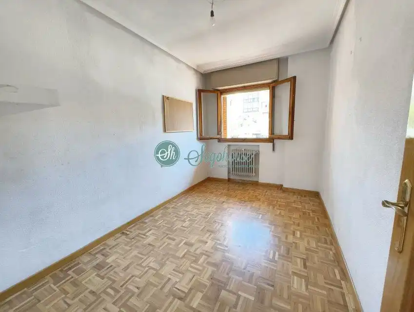 Habitación de Piso en venta en Segovia con Calefacción, Parquet y Trastero