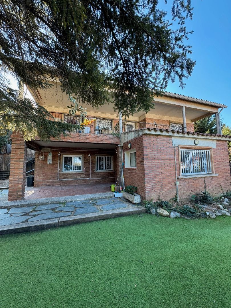 Vista exterior de Casa o xalet de lloguer en Sant Cugat del Vallès amb Calefacció, Jardí privat i Terrassa