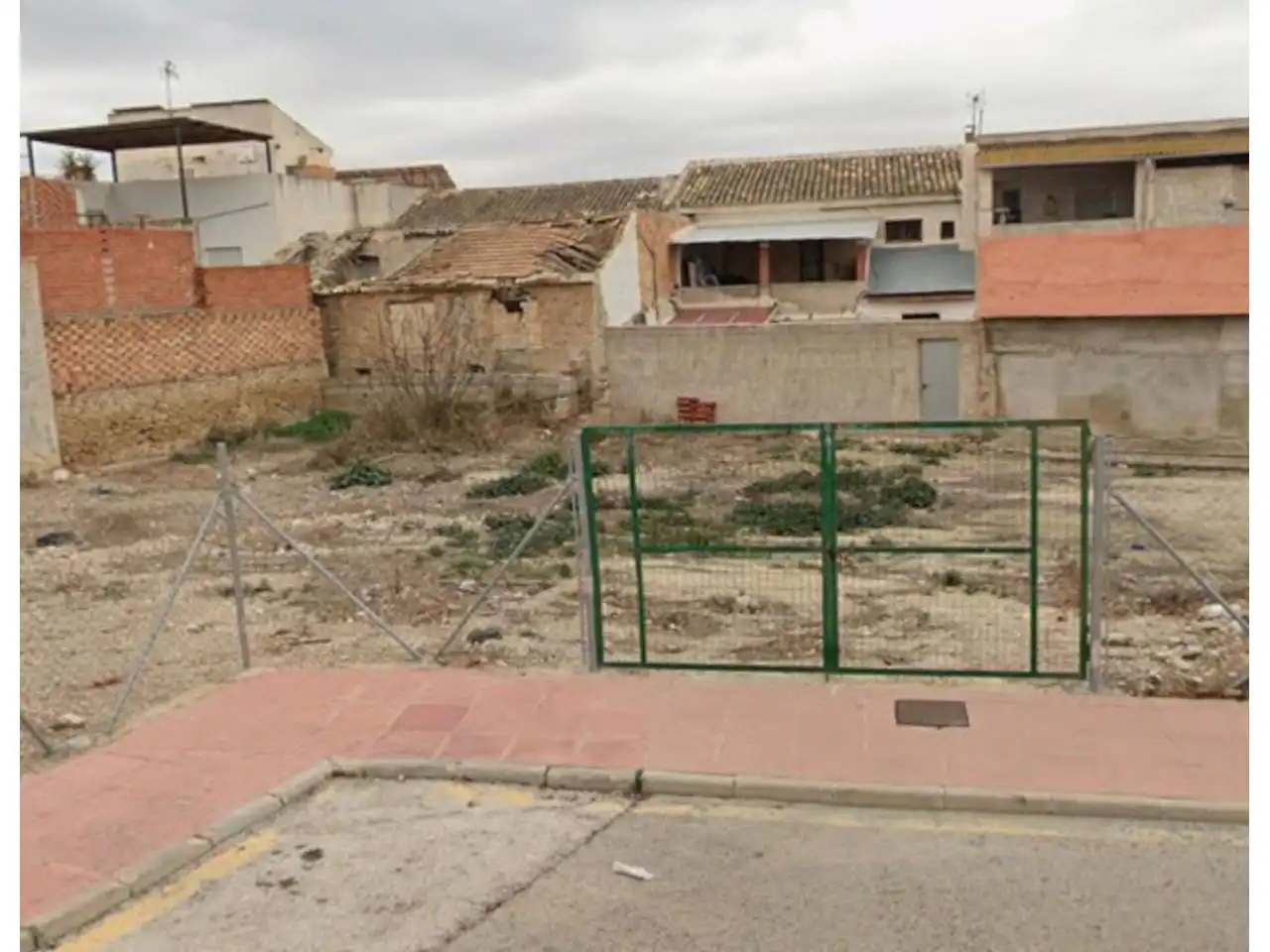 Terreny rústic en venda a Calle PINTOR PEDRO CANO