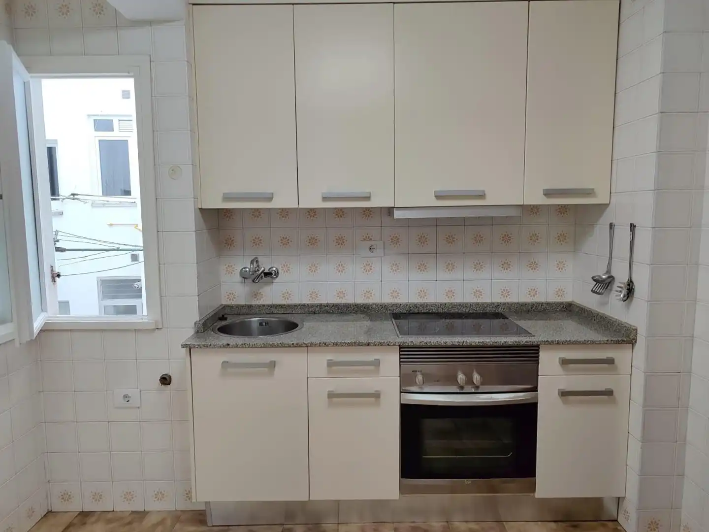 Kitchen of Flat for rent in Oviedo   with Heating and Furnished