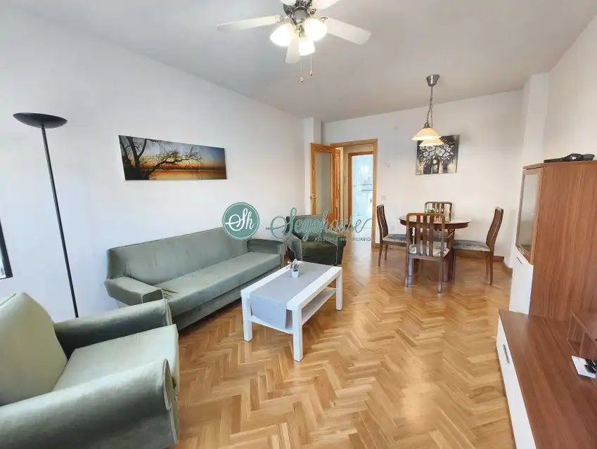 Wohnzimmer von Wohnung zur Miete in Segovia mit Heizung, Parkett und Terrasse