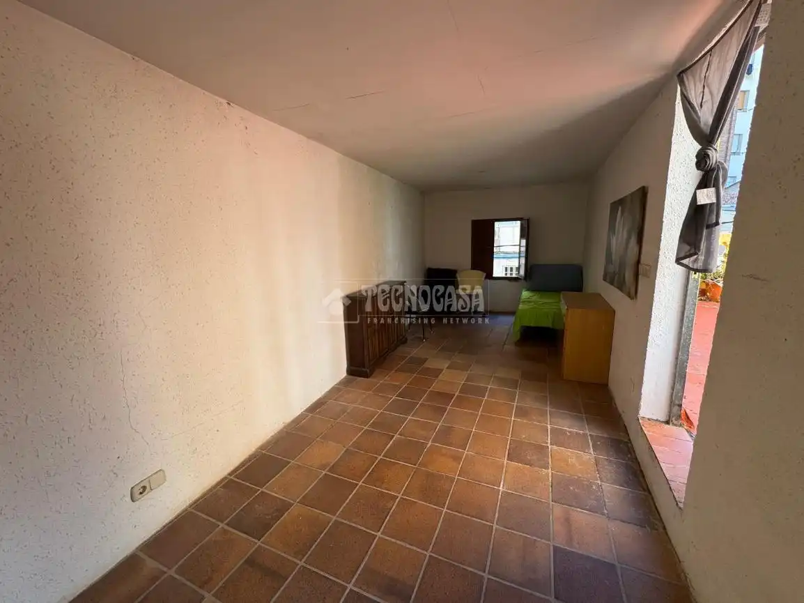 Einfamilien-Reihenhaus zum Verkauf in Barcelona mit Klimaanlage und Terrasse