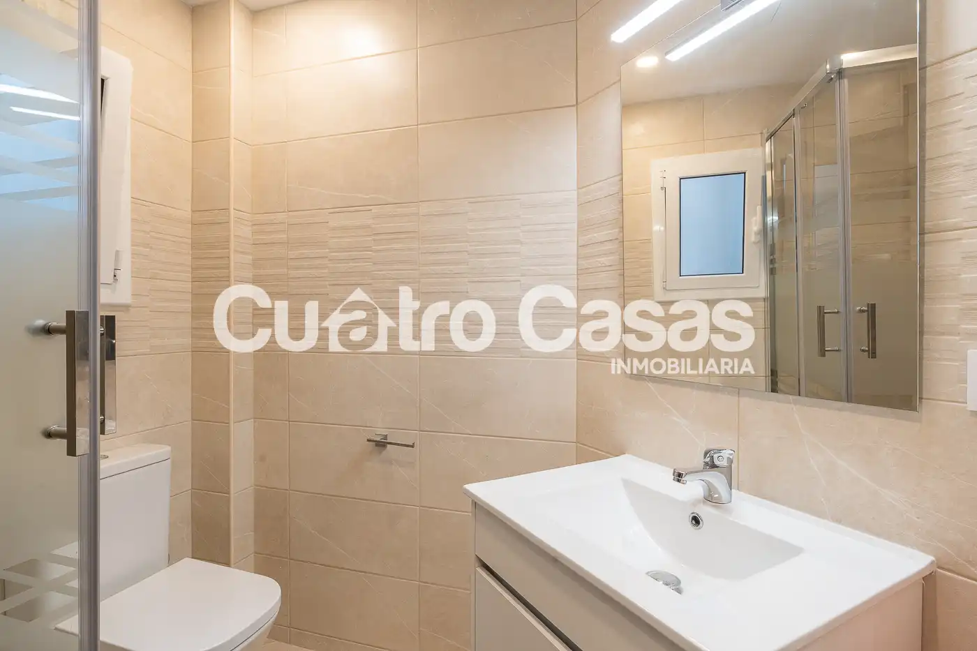 Bany de Pis en venda en Barcelona amb Aire condicionat, Calefacció i Terrassa