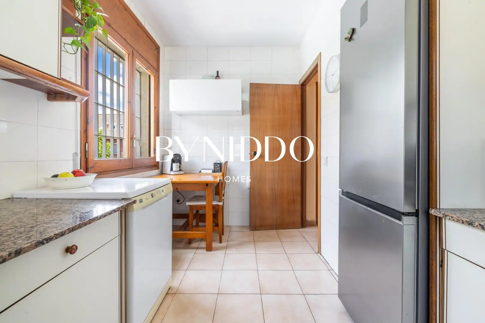 Cocina de Casa adosada en venta en Sant Cugat del Vallès con Aire acondicionado, Calefacción y Jardín privado