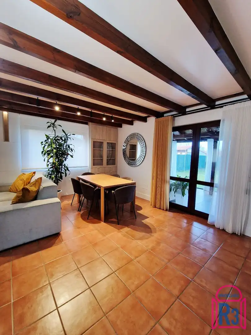 Comedor de Casa o chalet en venta en Villaquilambre con Calefacción