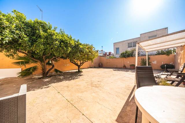 Planta baja en Venta en Carrer de la Lluna en Els Hostalets