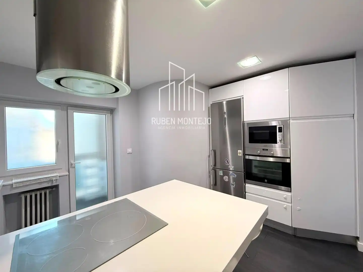 Cocina de Piso de alquiler en Salamanca con Calefacción, Parquet y Terraza