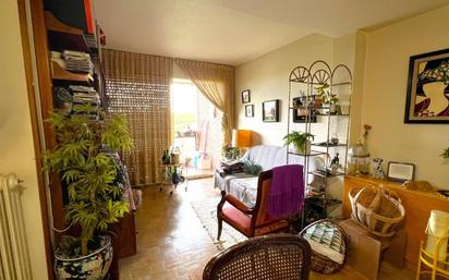 Living room of Flat for sale in  Madrid Capital  with Heating, Private garden and Terrace