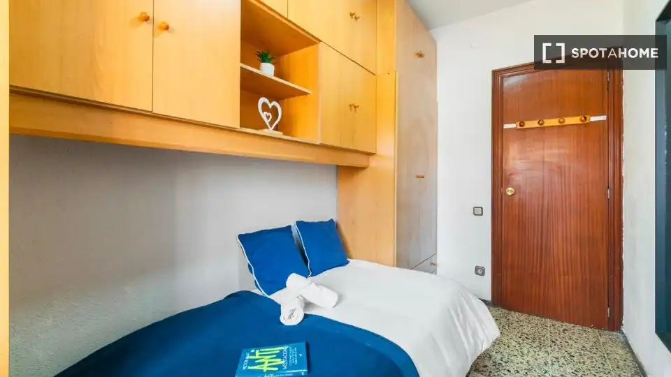 Habitación de Piso de alquiler en Barcelona con Aire acondicionado, Calefacción y Amueblado