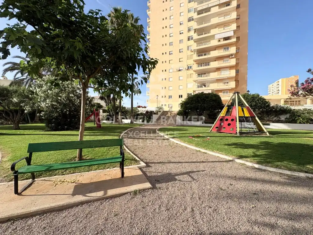 Vista exterior de Planta baja en venta en El Puig de Santa Maria con Jardín privado, Piscina y Horno