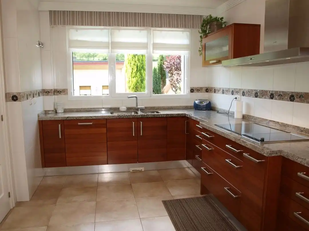 Cuina de Casa o xalet en venda en Laudio / Llodio amb Calefacció, Jardí privat i Terrassa