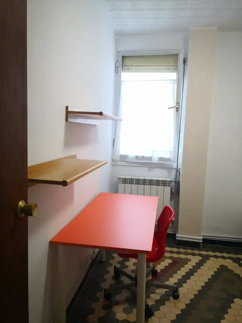 Habitación de Piso de alquiler en Zaragoza con Calefacción, Amueblado y Horno