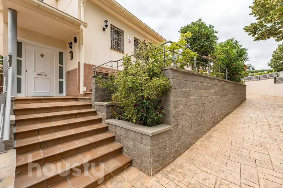 Terrassa de Casa o xalet en venda en Sant Pere de Ribes amb Aire condicionat, Calefacció i Jardí privat