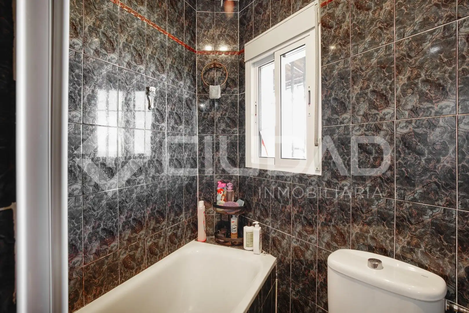 Badezimmer von Haus oder Chalet zum Verkauf in La Puebla del Río mit Terrasse und Balkon