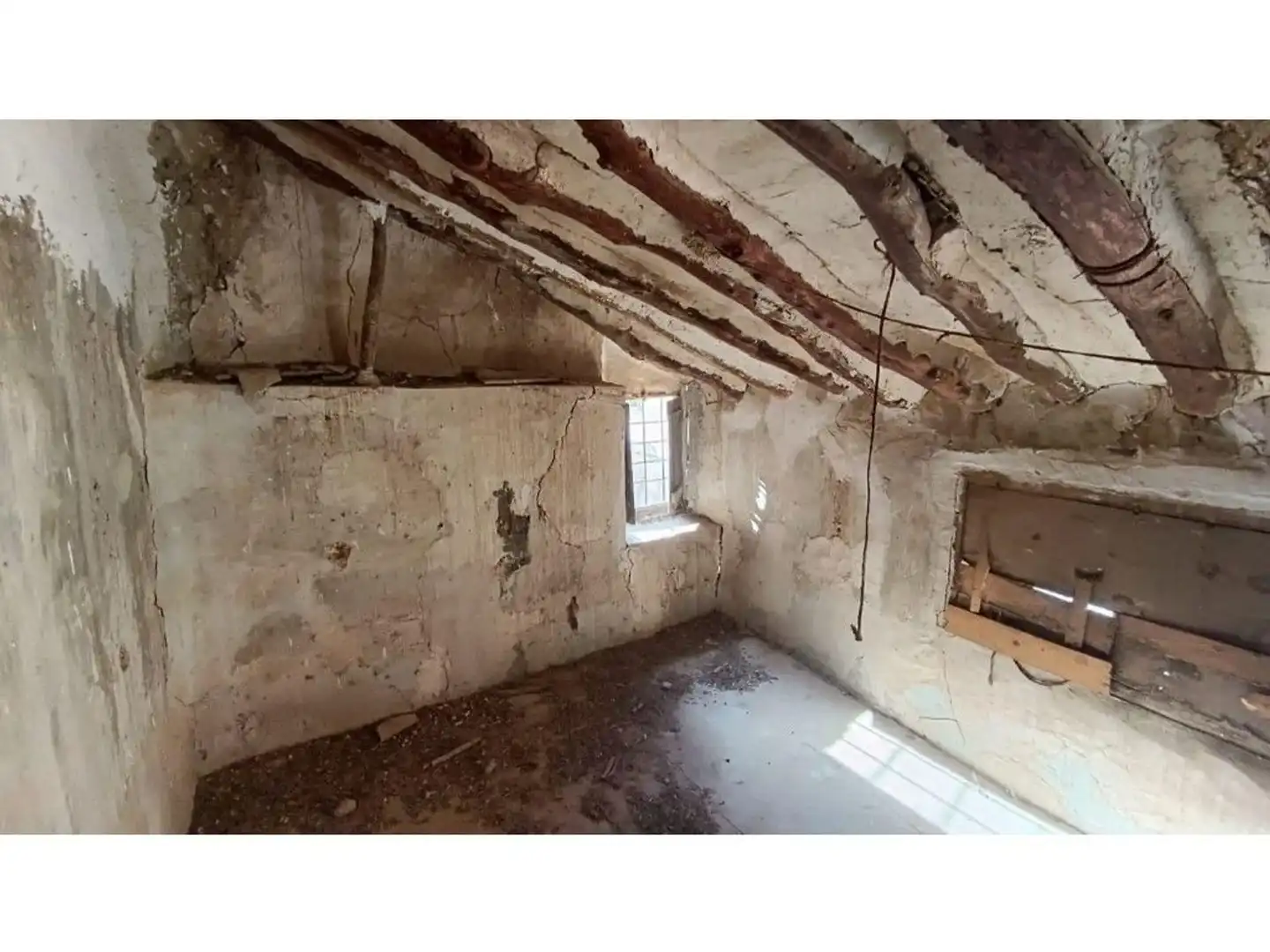 Casa o xalet en venda en Villar del Arzobispo amb Terrassa i Balcó