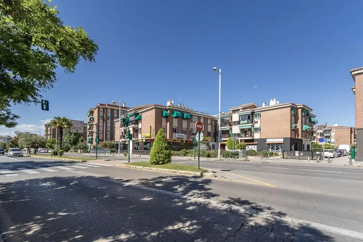 Exterior view of Flat for sale in Granada  with Air Conditioner, Heating and Terrace