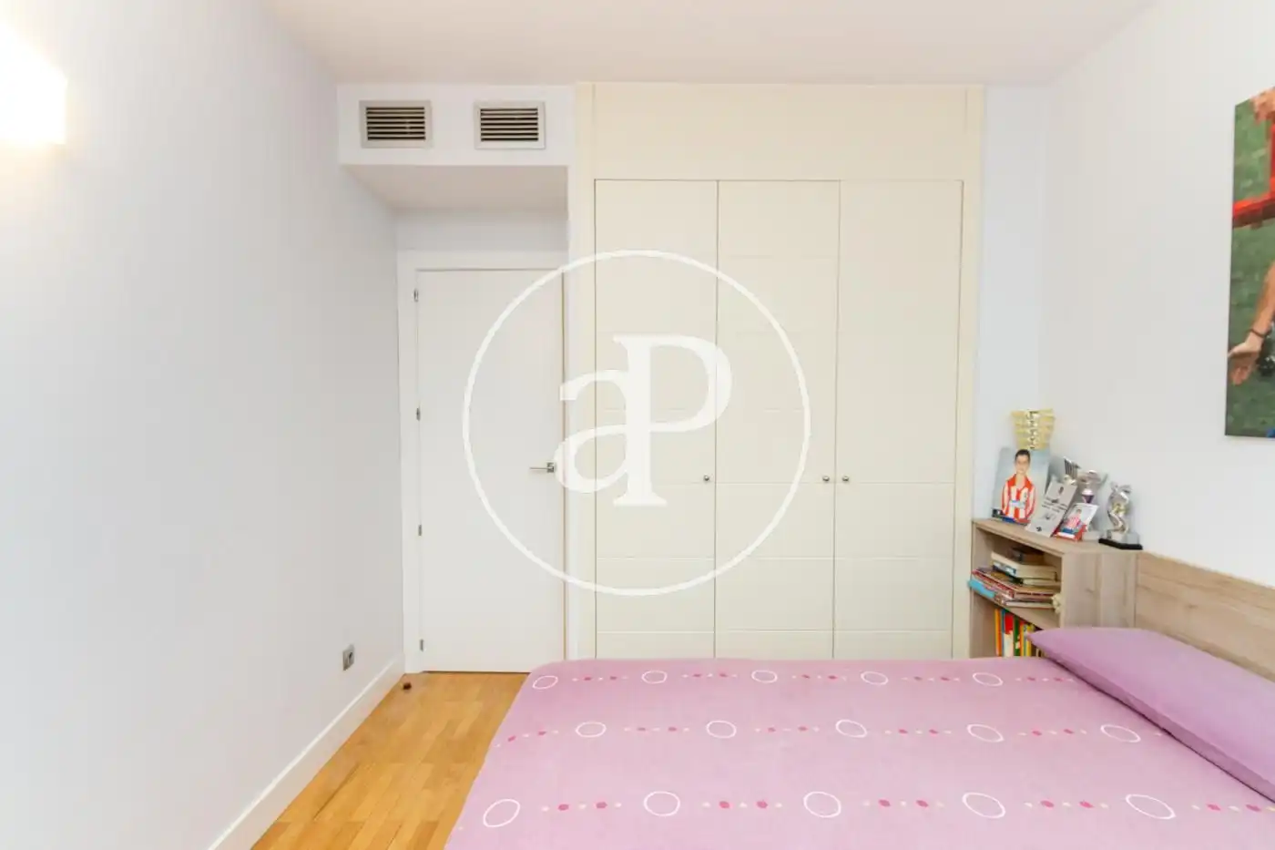 Schlafzimmer von Wohnung zur Miete in Pozuelo de Alarcón mit Klimaanlage, Heizung und Privatgarten