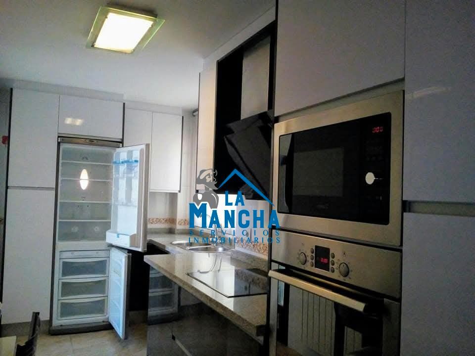 Cuina de Pis en venda en Chinchilla de Monte-Aragón amb Traster, Moblat i Balcó