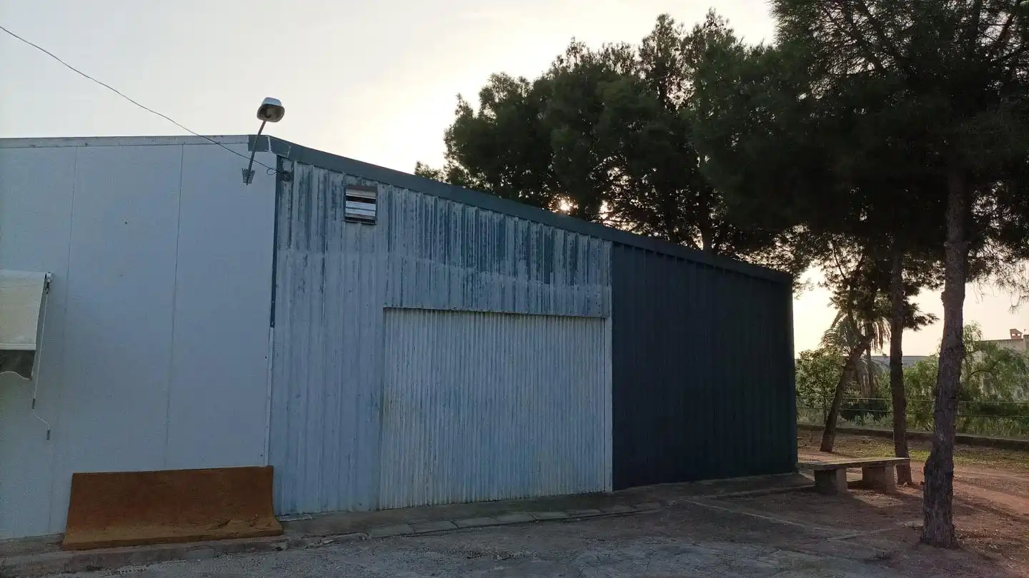 Außenansicht von Wohnung zum Verkauf in Elche / Elx mit Privatgarten, Schwimmbad und Möbliert