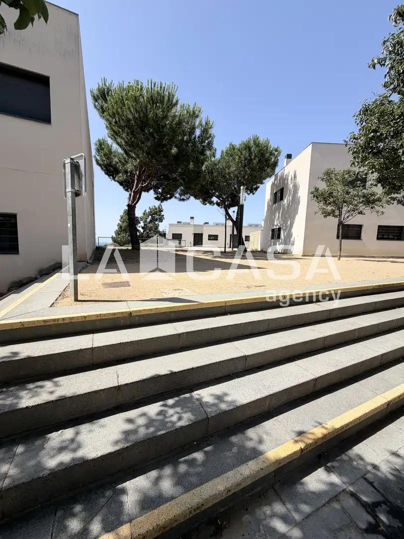Vista exterior de Pis en venda en Premià de Dalt amb Calefacció i Balcó