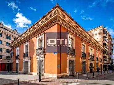 Flat with lift for sale in Calle Feria