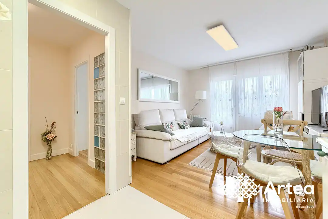 Flat for sale in Zorrotza