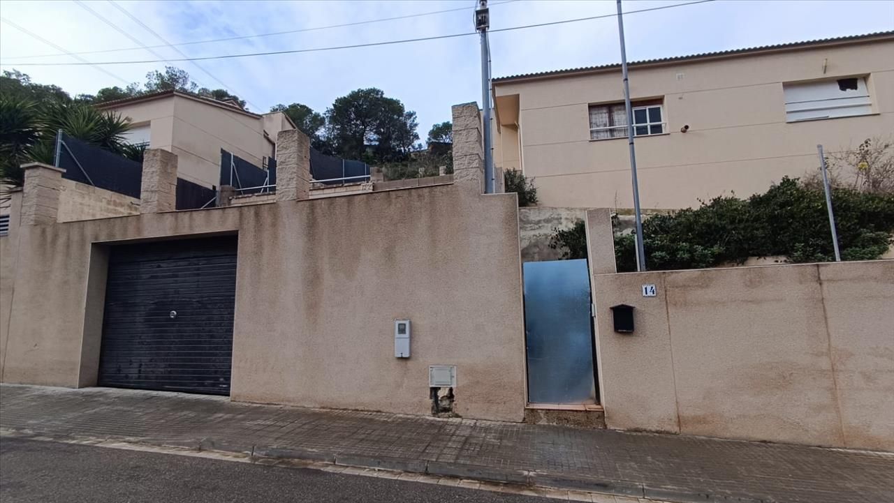 Exterior view of House or chalet for sale in Canyelles