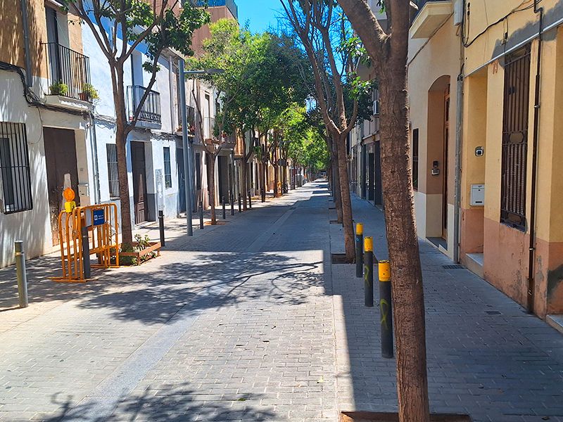 Vista exterior de Casa adosada en venda en  Barcelona Capital amb Jardí privat