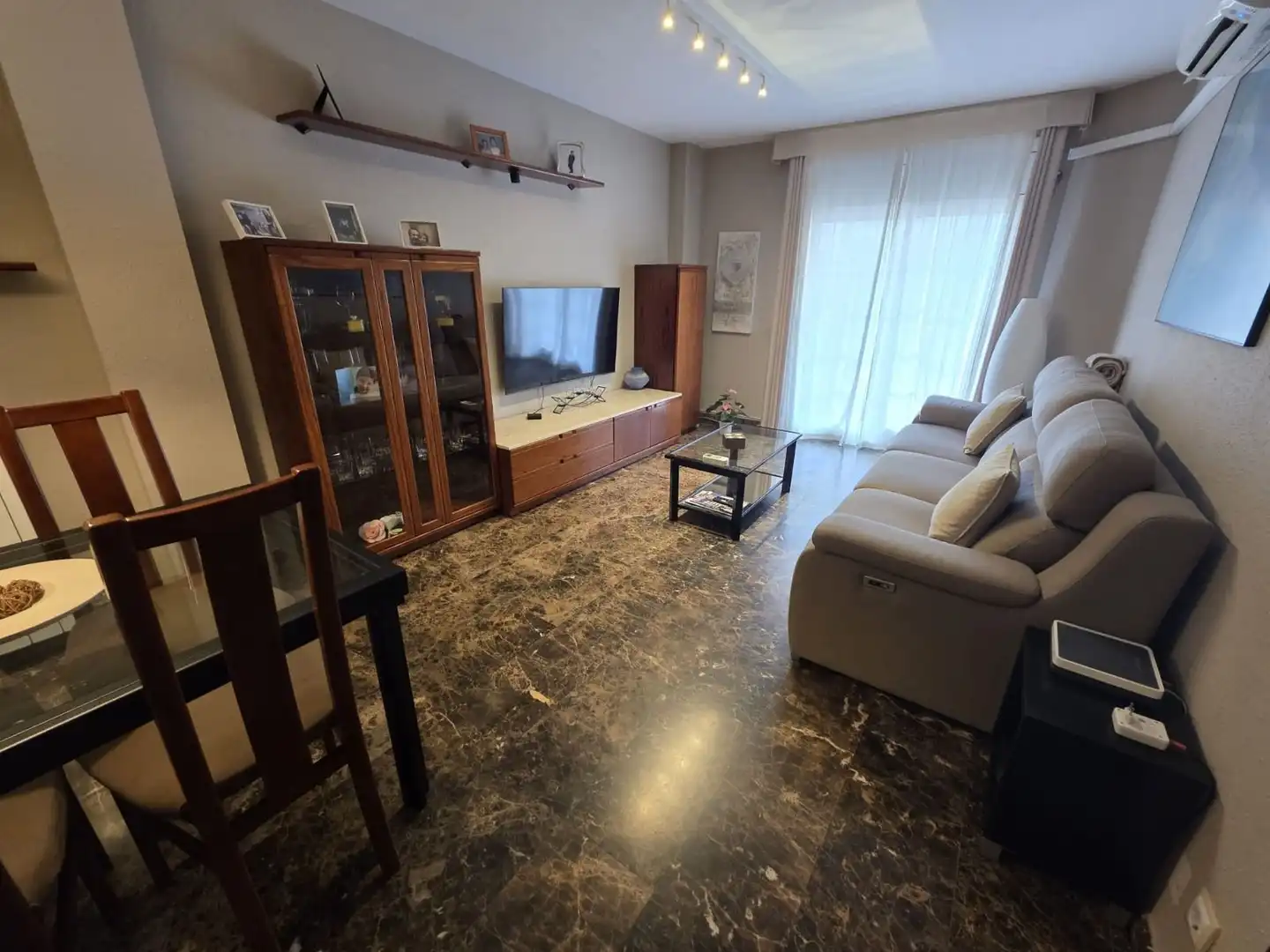 Sala de estar de Piso en venta en Santa Coloma de Gramenet con Aire acondicionado, Calefacción y Terraza