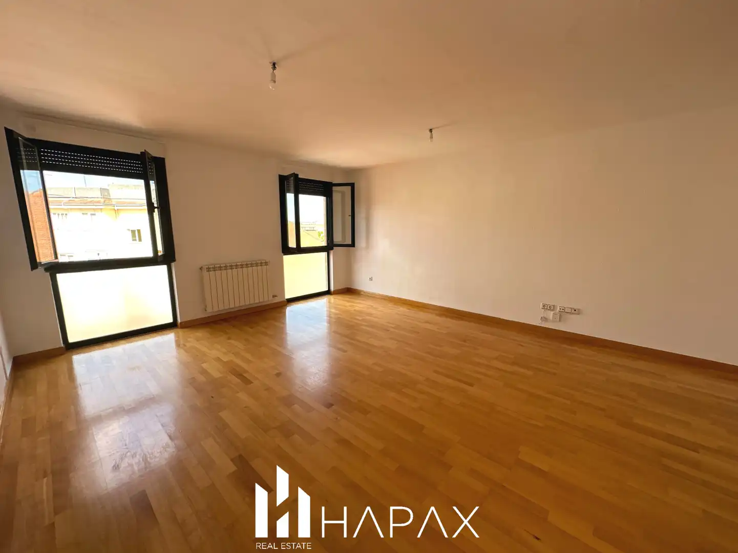 Sala de estar de Piso en venta en Villares de la Reina con Calefacción