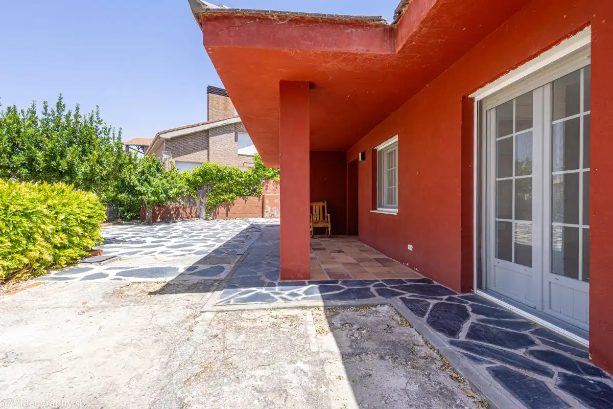 Vista exterior de Casa o chalet en venta en Guadalajara con Aire acondicionado, Calefacción y Jardín privado
