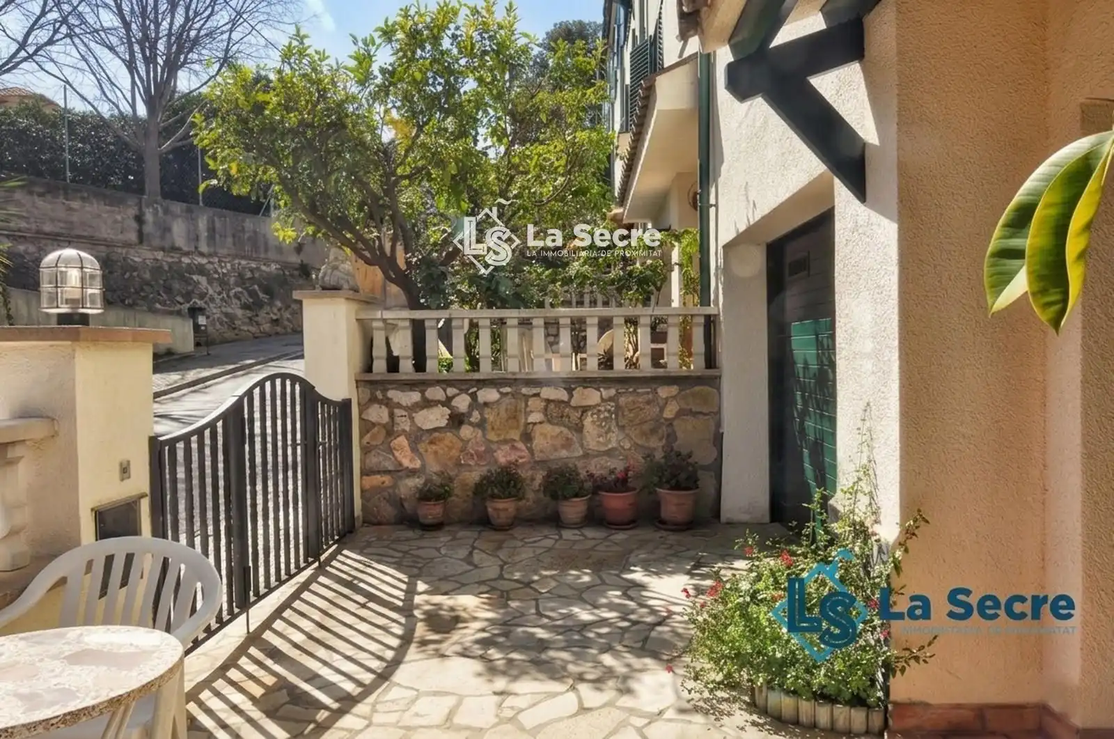 Vista exterior de Casa adosada en venda en Gelida amb Aire condicionat, Calefacció i Alarma