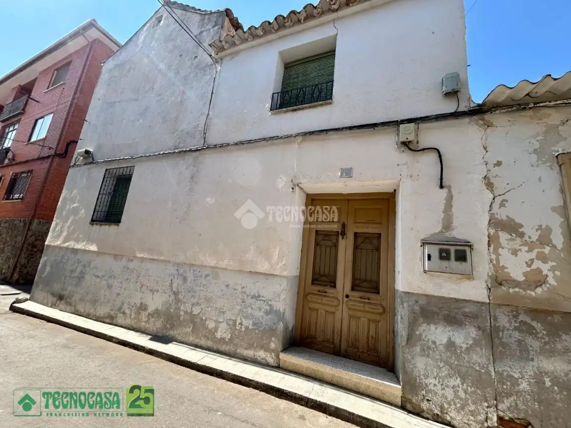 Vista exterior de Casa adosada en venta en Dosbarrios