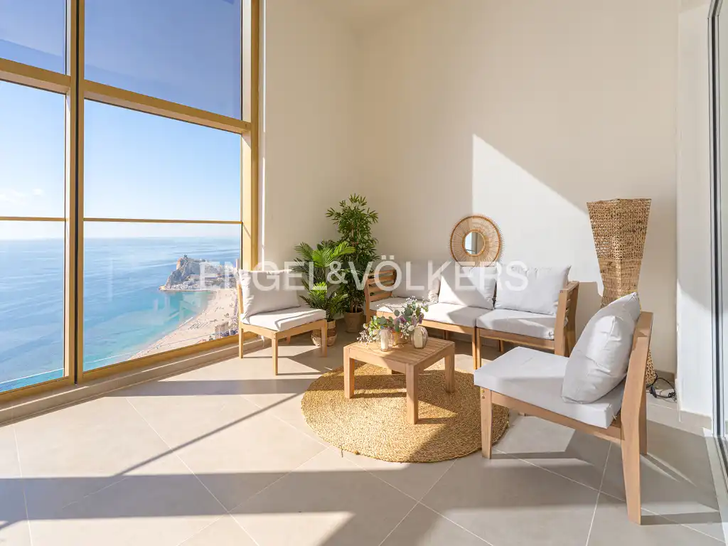 Living room of Flat for sale in Benidorm  with Air Conditioner, Terrace and Jacuzzi