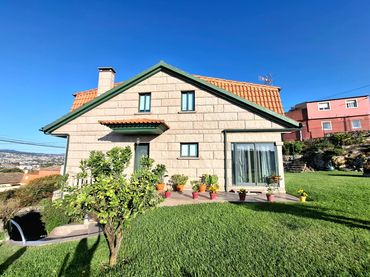 Casa amb jardí en venda a Camiño Viloura