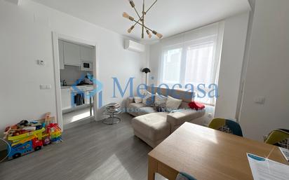 Living room of Attic for sale in  Madrid Capital  with Air Conditioner, Heating and Parquet flooring