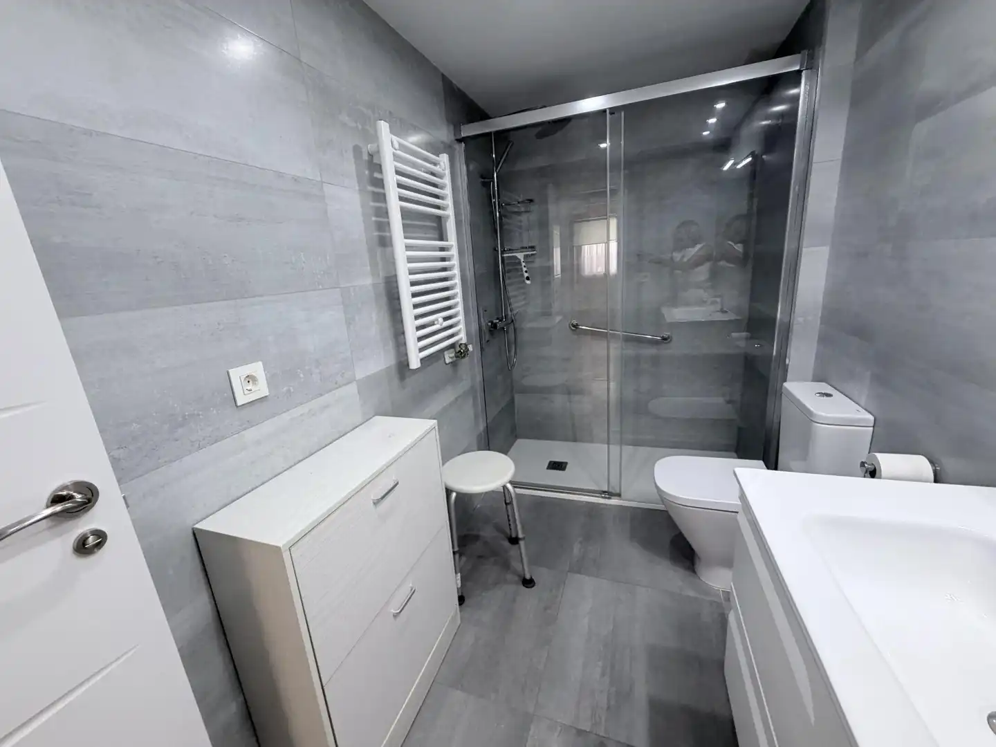 Badezimmer von Wohnung zur Miete in Zaragoza mit Klimaanlage, Heizung und Terrasse