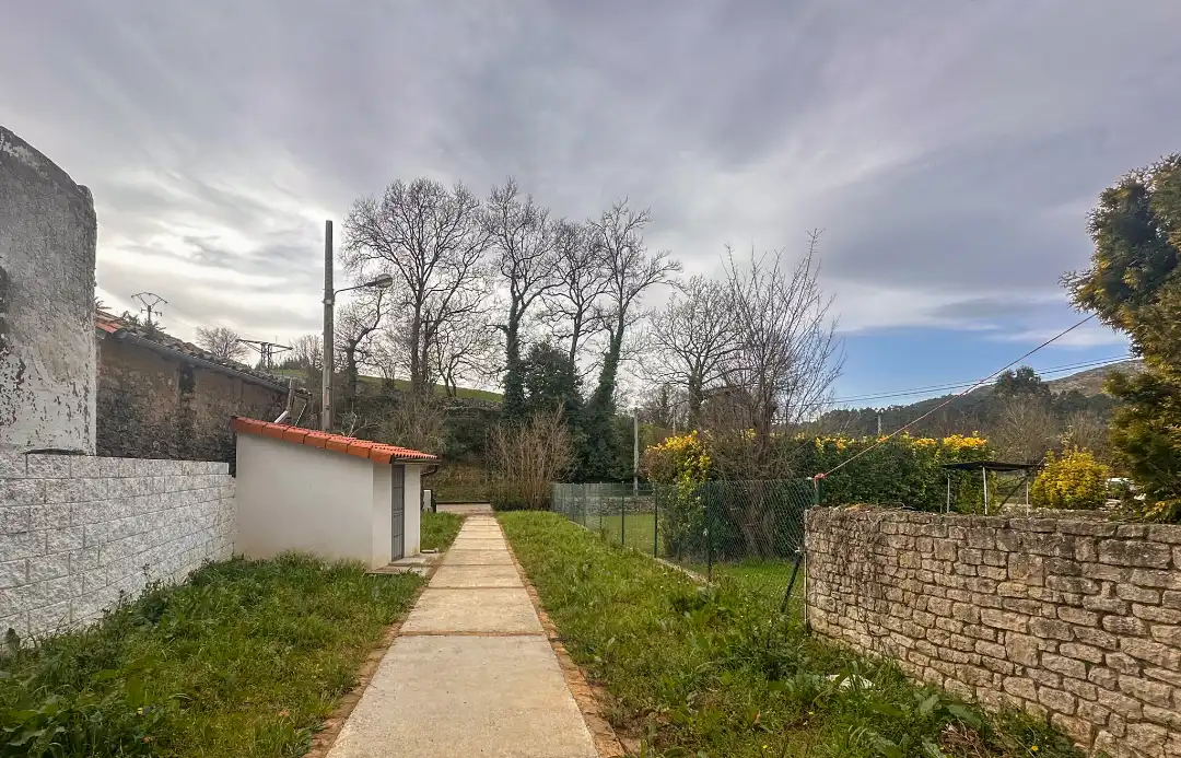 Casa adosada en venta en Lugar Barrio Carrera, Alfoz de Lloredo