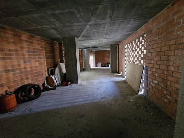 Local comercial en Alquiler en Simón Bolívar en Los Rosales