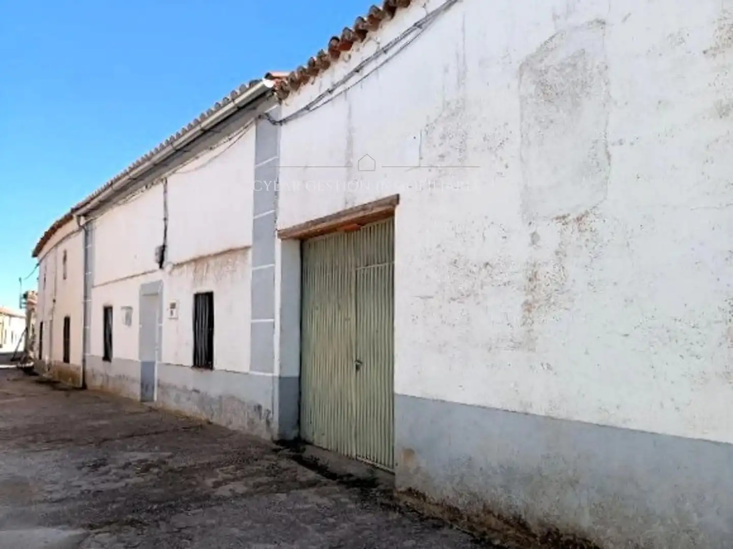 Vista exterior de Casa adosada en venda en Salmoral amb Calefacció i Piscina