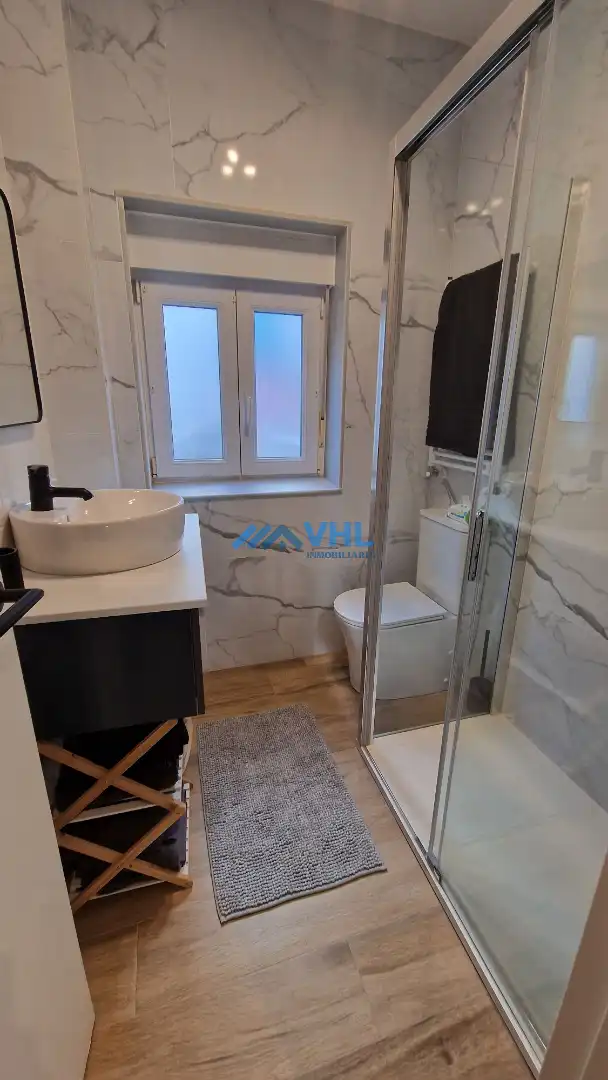 Baño de Piso de alquiler en Castro-Urdiales con Calefacción, Amueblado y Balcón