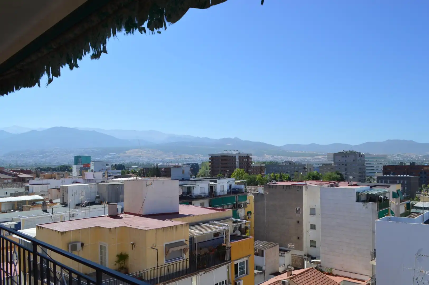 Exterior view of Flat for rent in Granada  with Air Conditioner, Furnished and Balcony
