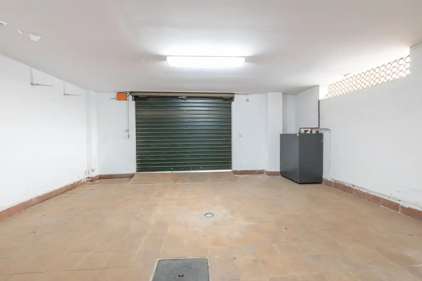 Casa adosada en venta en Granada con Calefacción, Terraza y Trastero