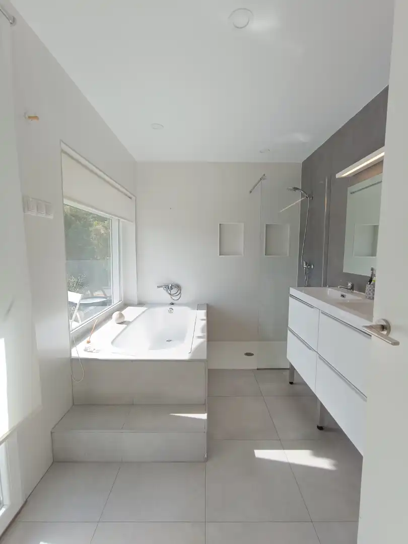 Bathroom of Houses for sale in Galapagar  with Air Conditioner, Heating and Private garden